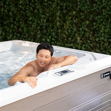4 Benefits Of Saltwater Hot Tubs Creative Energy