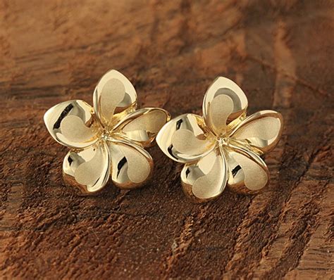 ge2136 yellow gold plumeria post earring 16mm