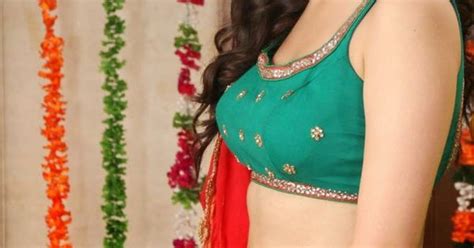 Lakshmi Rai Sexy Navel Show In Red Half Saree And Green