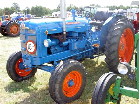 fordson major ford tractors vintage tractors  tractors