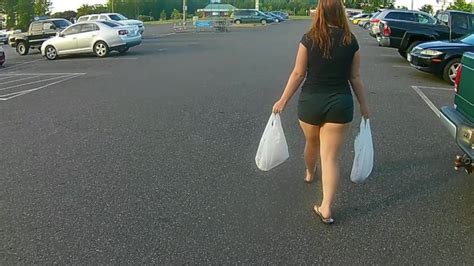 creepshot at the grocery store w thick redhead pawg