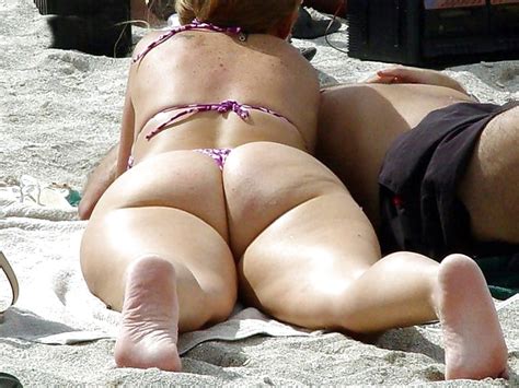 Candid Mature Bikini Butt Voyeur Beach Booty 55 Pics