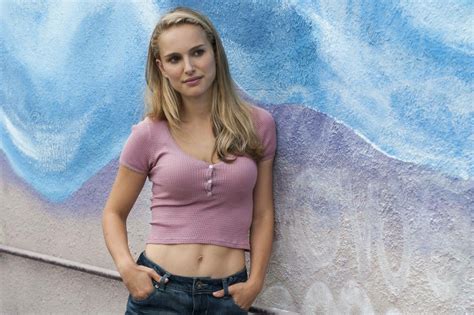 natalie portman weight height body stats size address