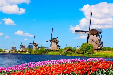 vakantie  nederland dit zijn mooie dorpen en steden die een bezoekje waard zijn