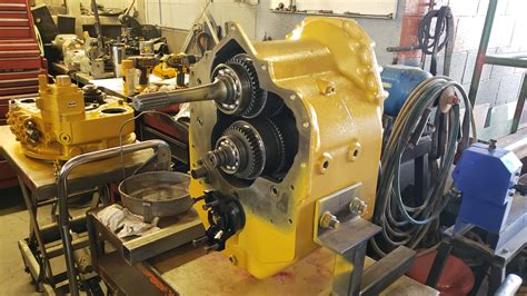 gehl telehandler forklift clark transmission gearbox rebuild motor mission machine  radiator