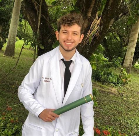 itabaianense de  anos   medico mais jovem  brasil portal  noticias