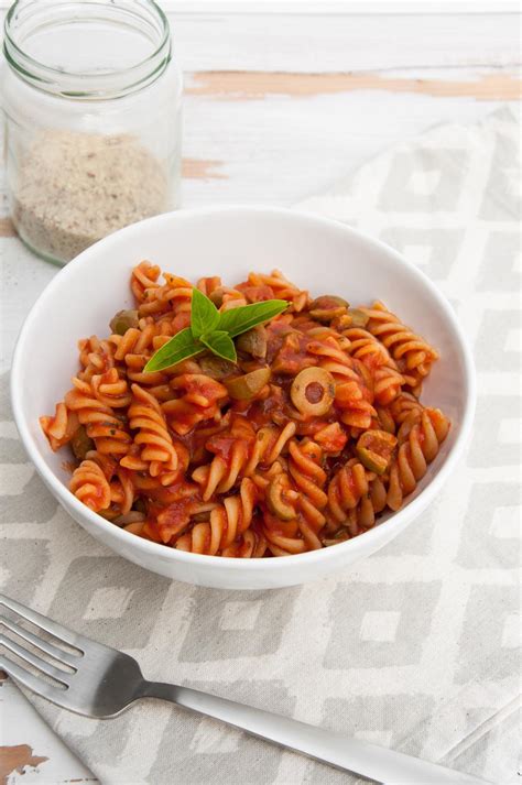 easy tomato olive pasta recipe elephantastic vegan