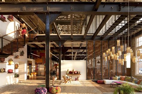 urban outfitters headquarters