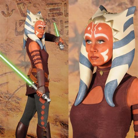 ashley eckstein voice actress of ahsoka tano decided to cosplay as her character starwars