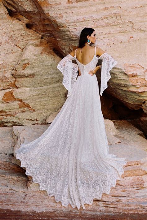 F190 Genevieve Bohemian Beauty Princess Line Wedding Dress