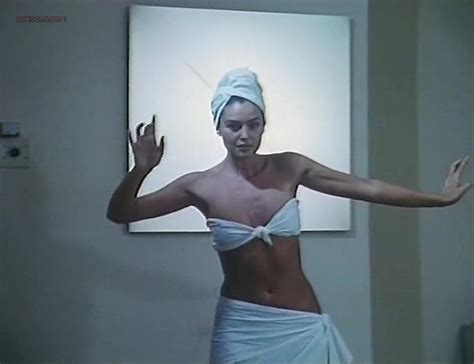 Nude Video Celebs Monica Bellucci Nude Vita Coi Figli 1990