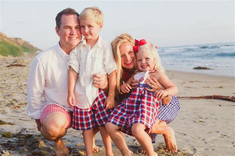 families  nailed color coordinated portraits huffpost life