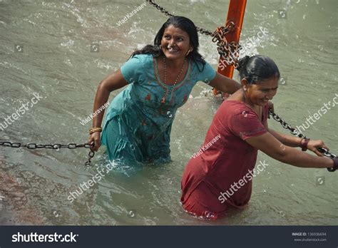 Indian Girls Bathing In River Hot Girl Hd Wallpaper