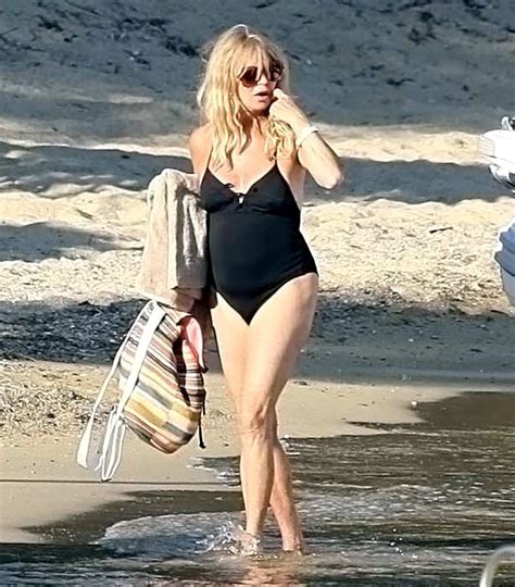 Goldie Hawn Hot Celebs In Swimsuits Over 40 Us Weekly