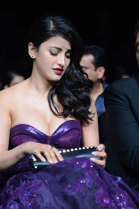 Shruti Haasan Displays Her Sexy Figure In A Purple Revealing Gown At