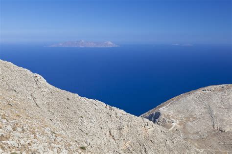 top beaches  visit  anafi greece