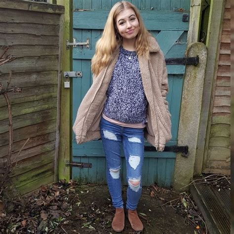 anorexic teen given two weeks to live after dropping to 5
