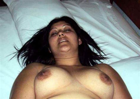 hot aunty gave desi blow job as sex was not possible at that time