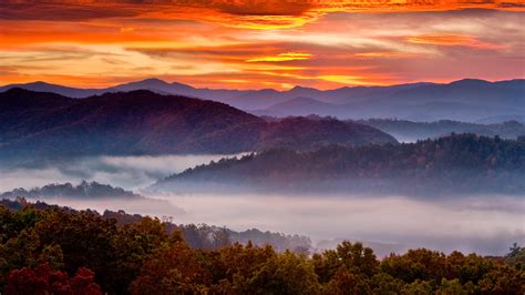 sunrise   smoky mountains  autumn   foothills parkway east tennessee usa