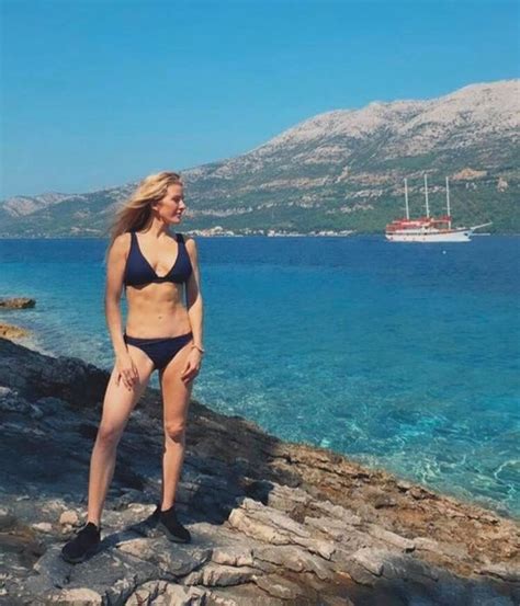 ellie goulding sexy pictures by the ocean the fappening tv