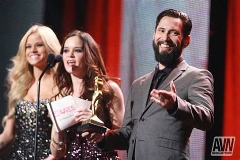avn awards host tommy pistol had a great response for a twitter troll