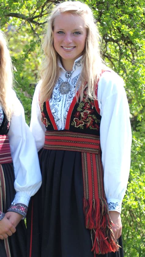 Norwegian Woman Swedish Women Costumes Around The World European Women