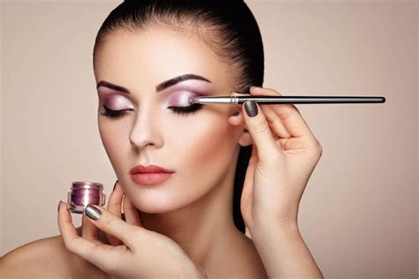 put  party makeup  top  amazing tips  follow