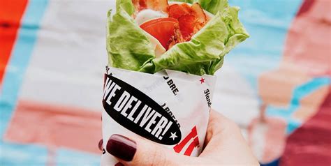 10 Best Low Carb Fast Food Options According To Dietitians