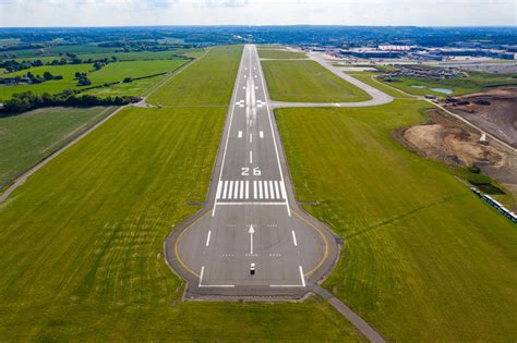 airfield masterplanning  london luton airport fjori