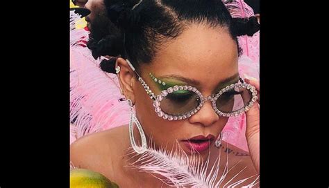 El Extravagante Look De Rihanna Para El Carnaval De Barbados Fotos