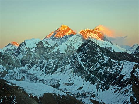 mount everest  highest mountain   world