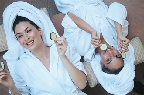 burke williams spa holiday package gift card bonuses giveaway