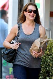 She S Got Flare Brooke Shields Shows Off Her Casual Fashion Sense In
