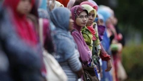 malaysian women caned in public for attempting lesbian sex news