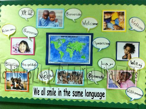 todos sonreimos en el mismo idioma maphre school displays classroom