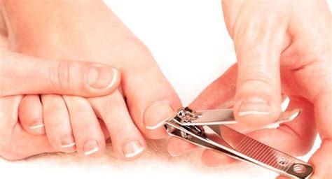 the right way to clip toenails to prevent ingrown toenail