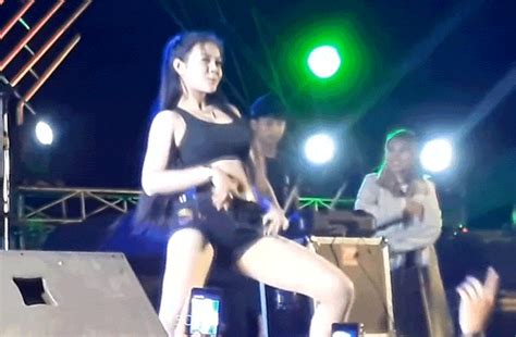 Prayuth Criticizes Teen Singer’s Sexy Dancing Blames Farangs
