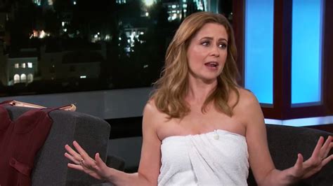 How The Office Star Jenna Fischer Wound Up Wearing A Towel