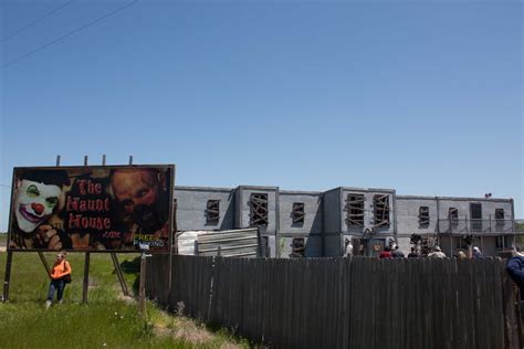 largest haunted house in texas