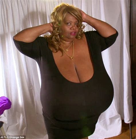 Woman With World’s Largest Natural Breasts Claims 102zzz