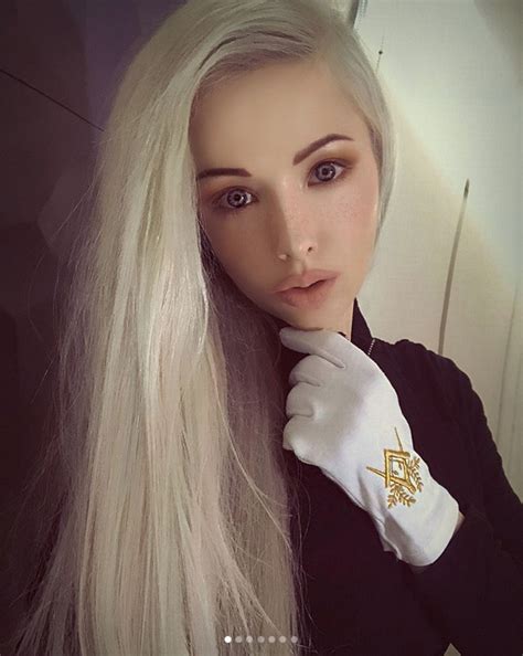 Одесскую барби Валерию Лукьянову приняли в масоны Фото появились в instagram Шоу бизнес metro