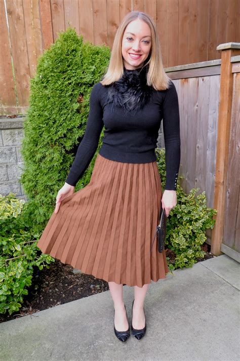 pleated knit midi skirt