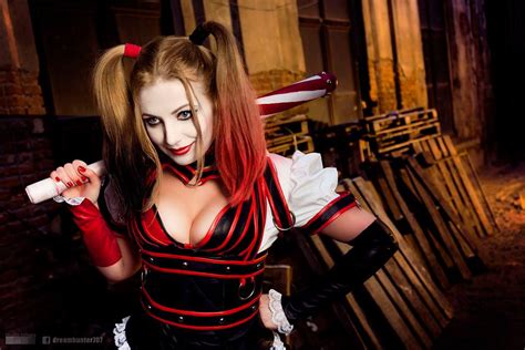Arkham Knight Inspired Harley Quinn Cosplay Is Sexy And
