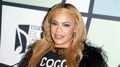 Watch Faith Evans Sings At Kim Porter’s Funeral