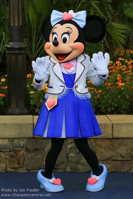 Tdr Oct 2012 Minnie In Disneysea Plaza Disney Disney