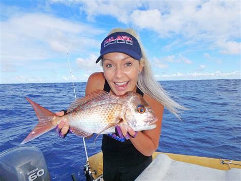 Brooke Frecklington Da Ex Modella A Star Della Pesca Su Instagram