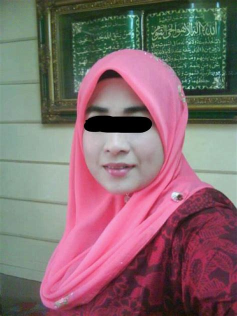 jilbab sekitar on twitter 11 cik nurul dia wanita yg sangat lugu yg