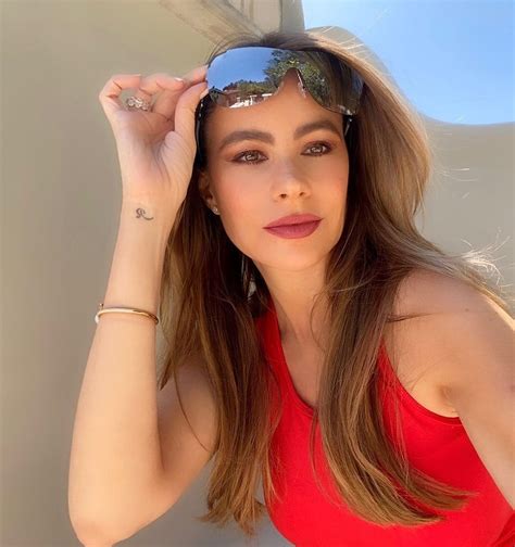 sofia vergara goes topless in thirsty summer throwback