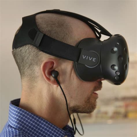 Virtual Reality Headset Is Bulky Complicated Expensive And