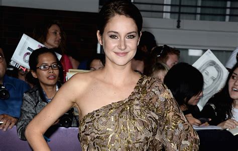 shailene woodley loves dressing up and dancing around with hairy armpits